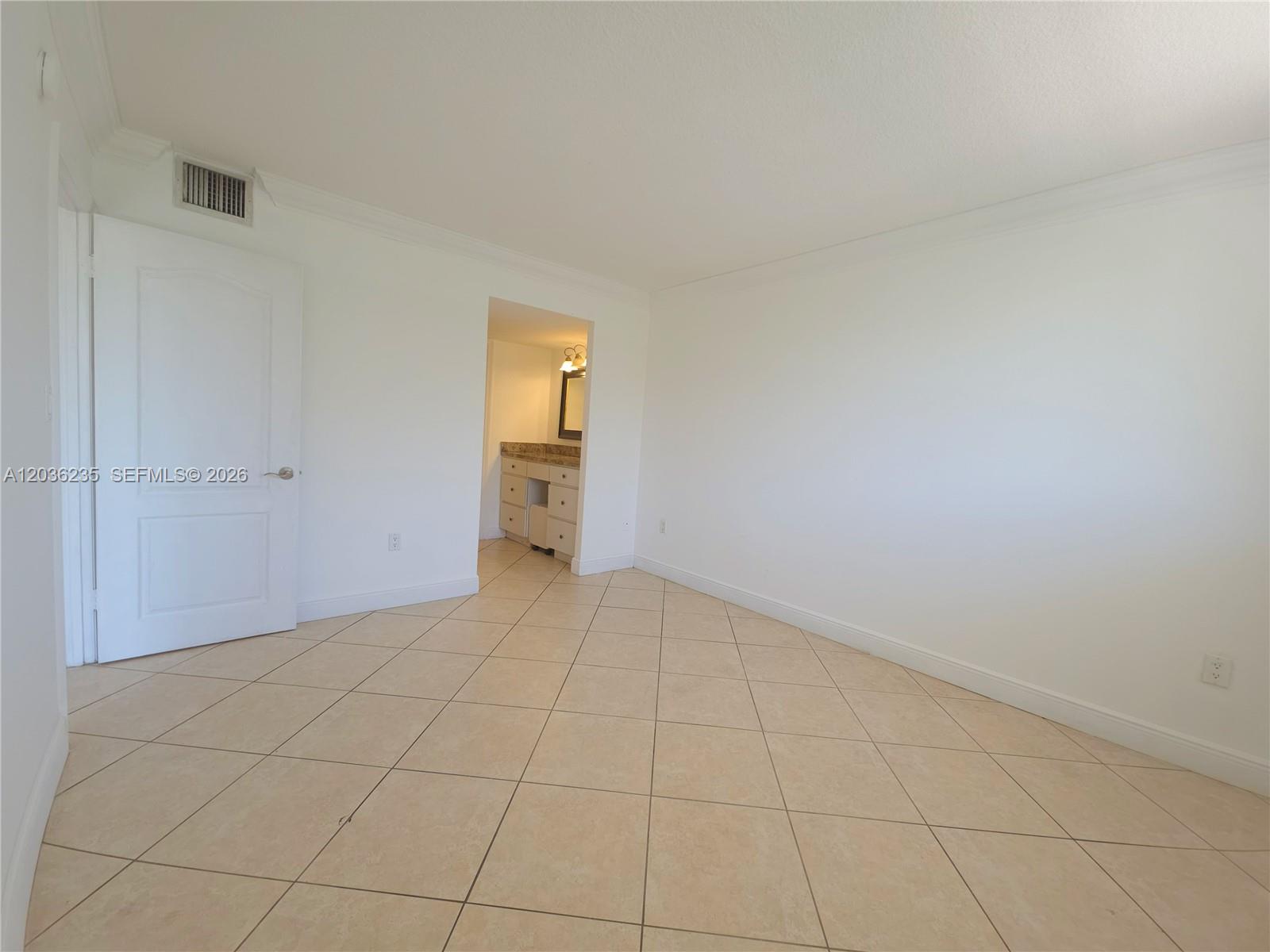 401 Ocean Dr # 304