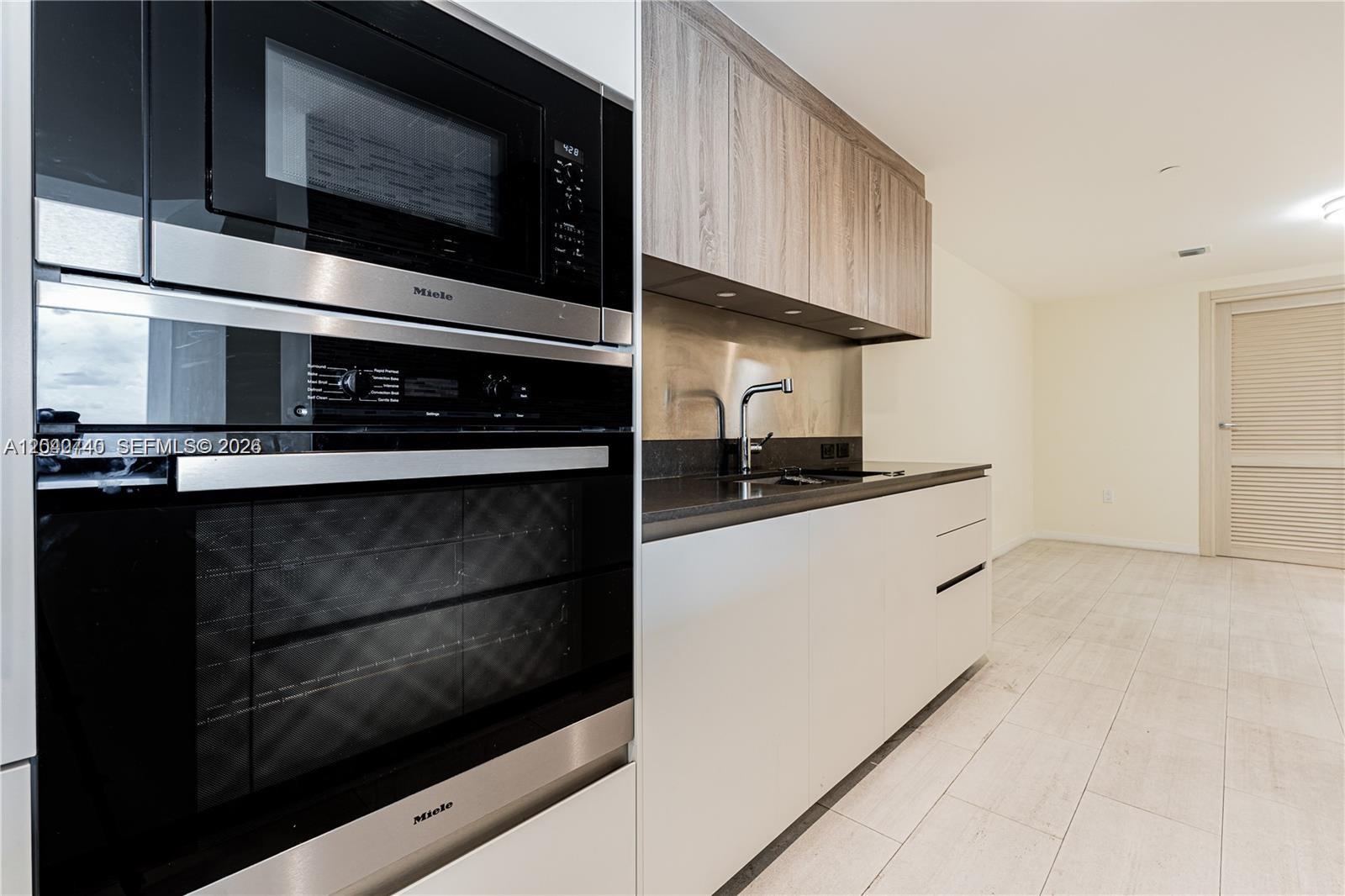 1000 Brickell Plz # 4906