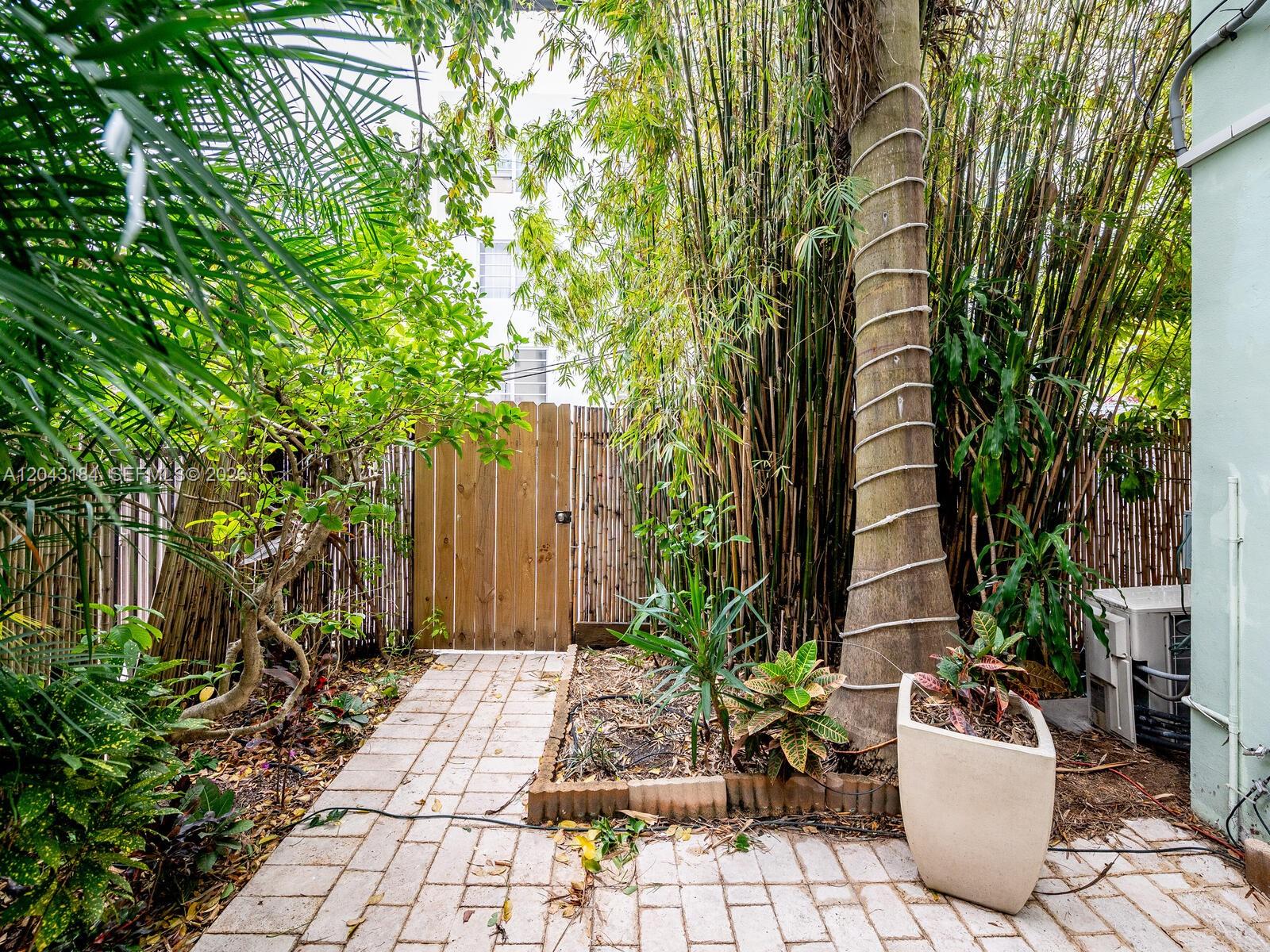1127 S Meridian Ave # 1127 Unit: 7-1127