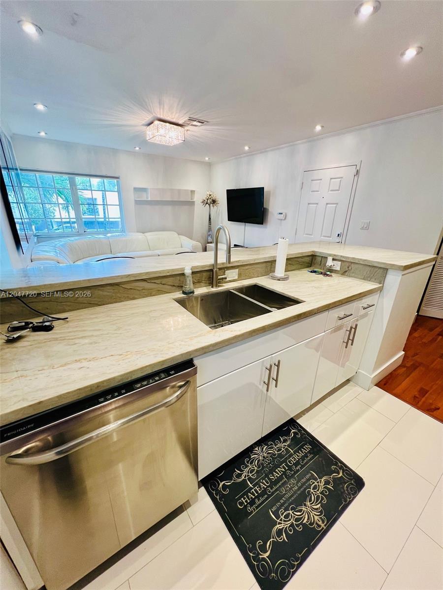 600 Euclid Ave # 5B