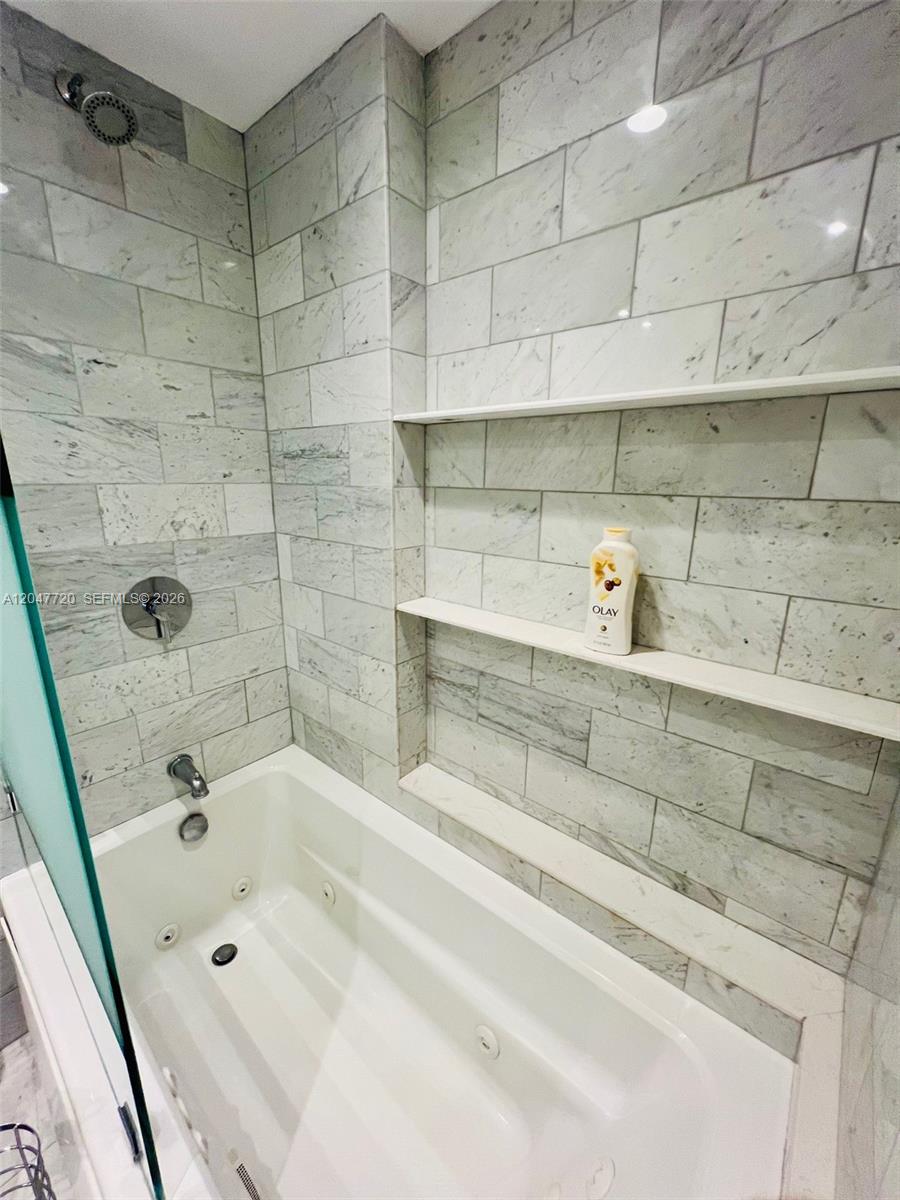 600 Euclid Ave # 5B