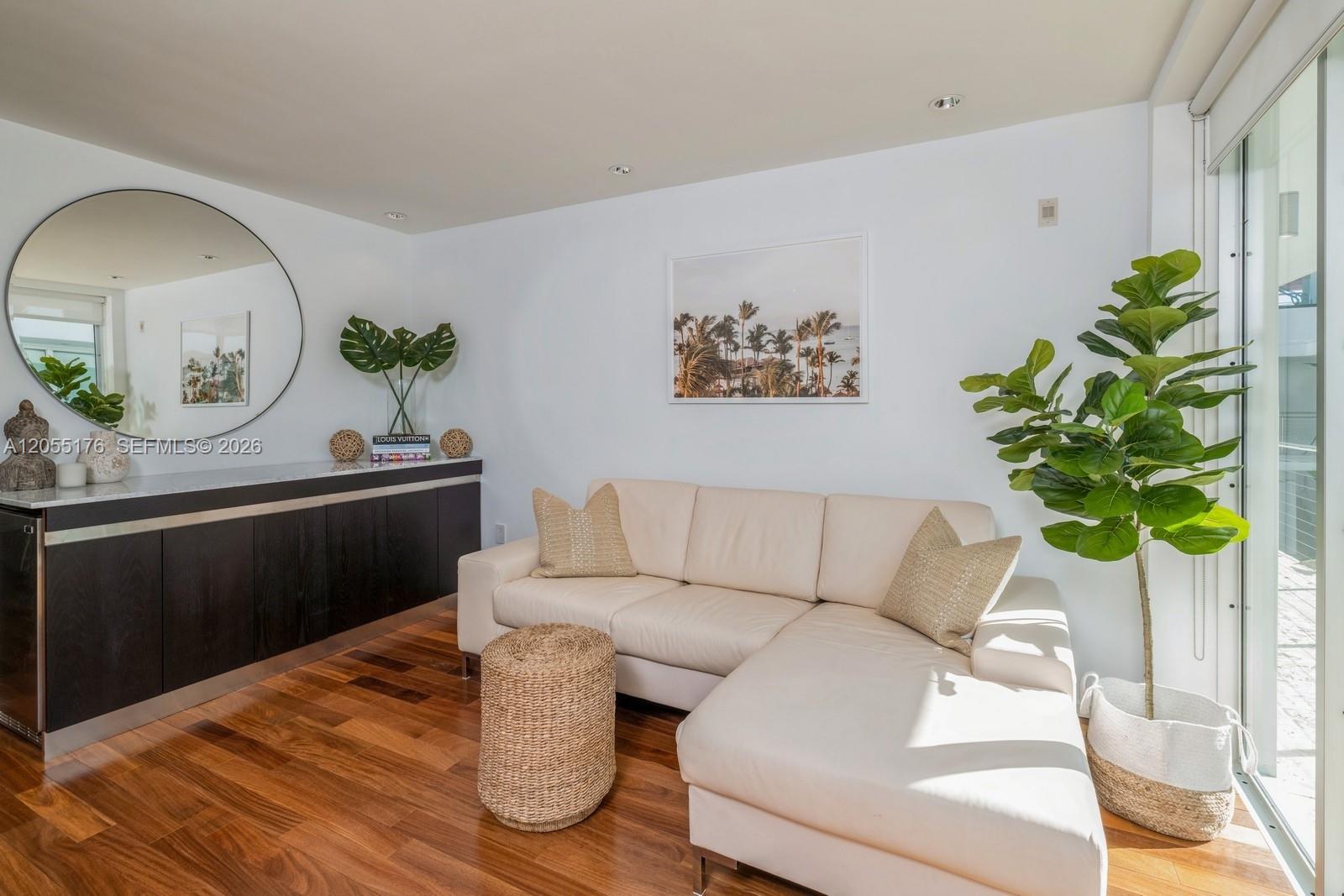 1601 West Ave # 208