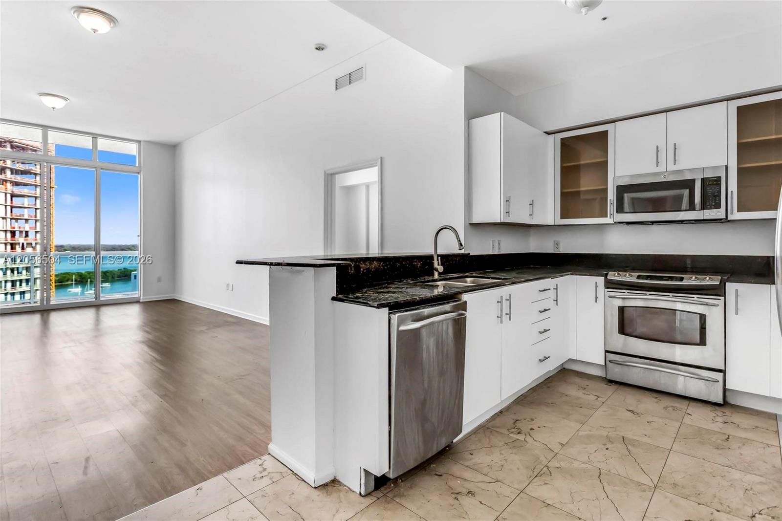 7900 Harbor Island Dr Unit: PH19
