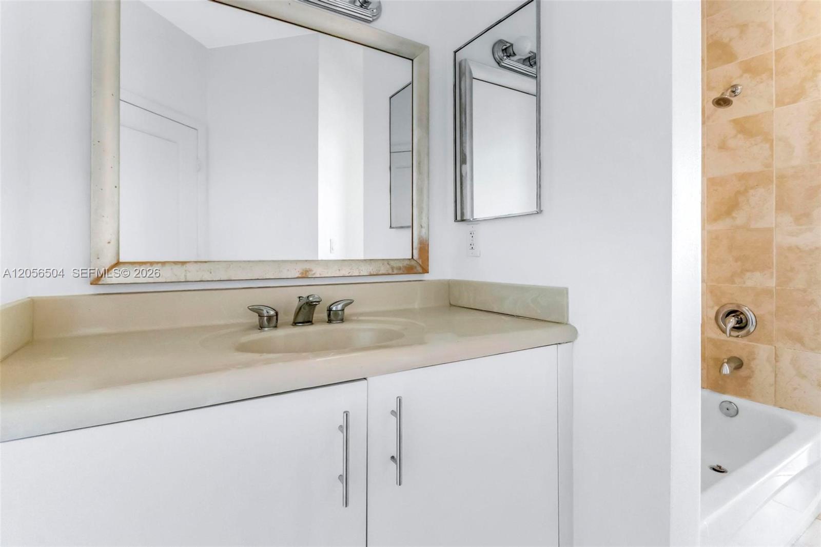 7900 Harbor Island Dr Unit: PH19