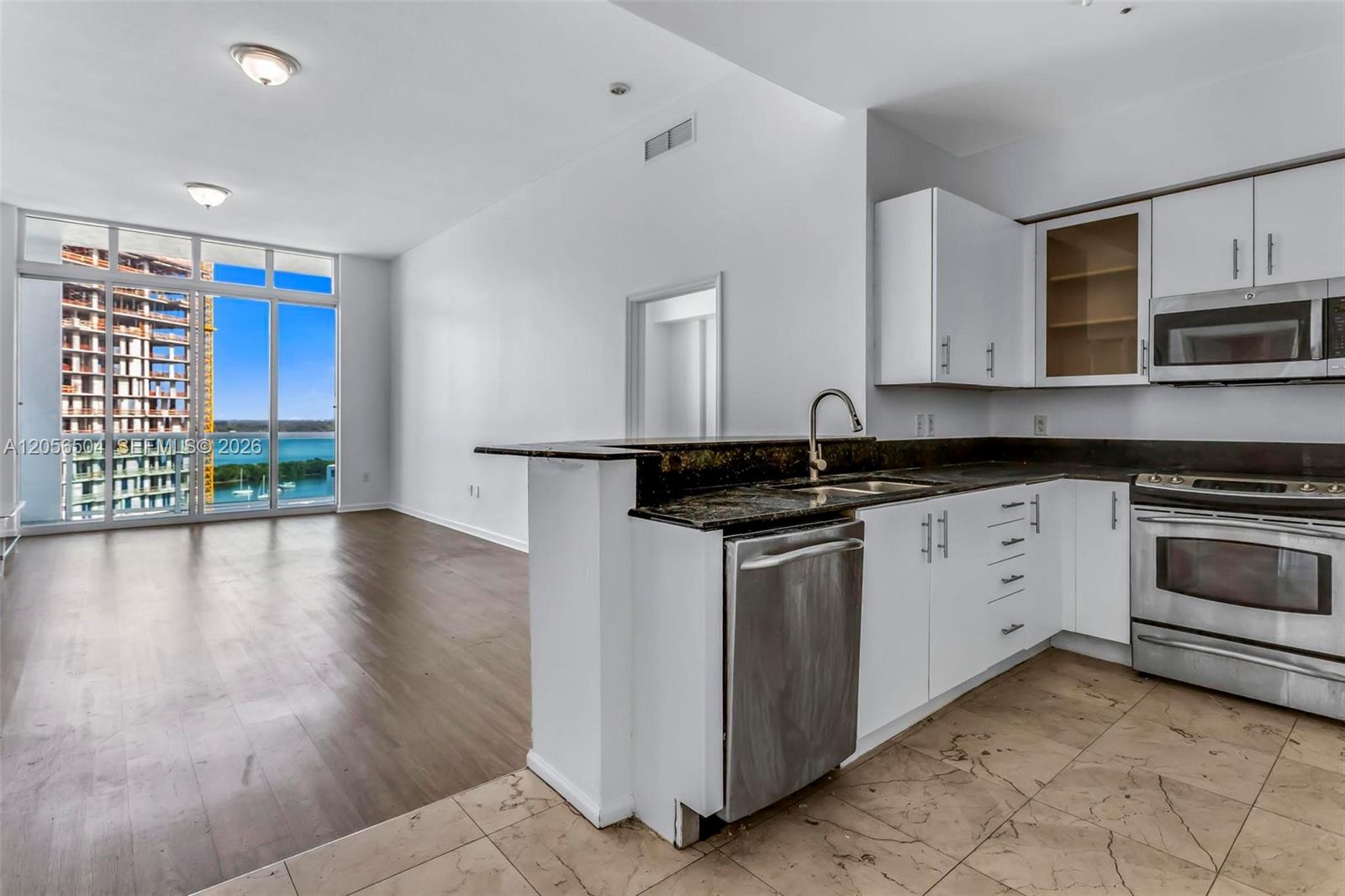 7900 Harbor Island Dr Unit: PH19
