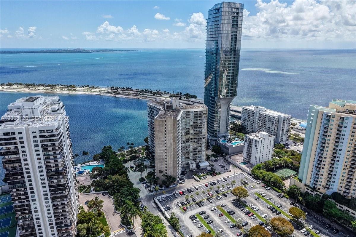 2451 Brickell Ave # 4F