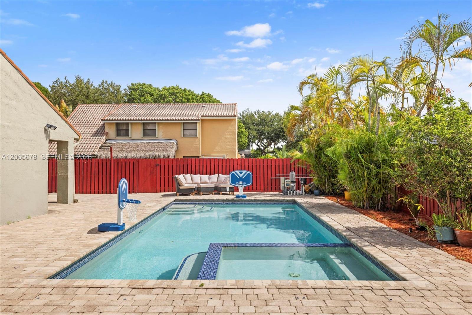 2905 Albatross Dr