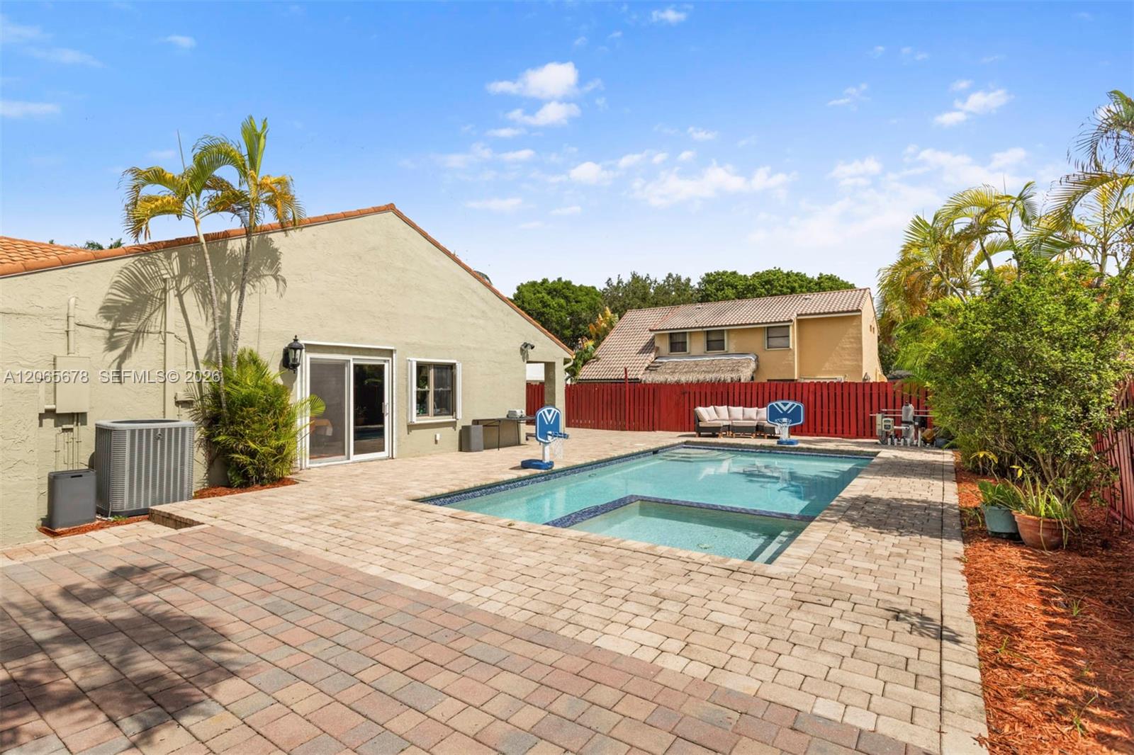 2905 Albatross Dr