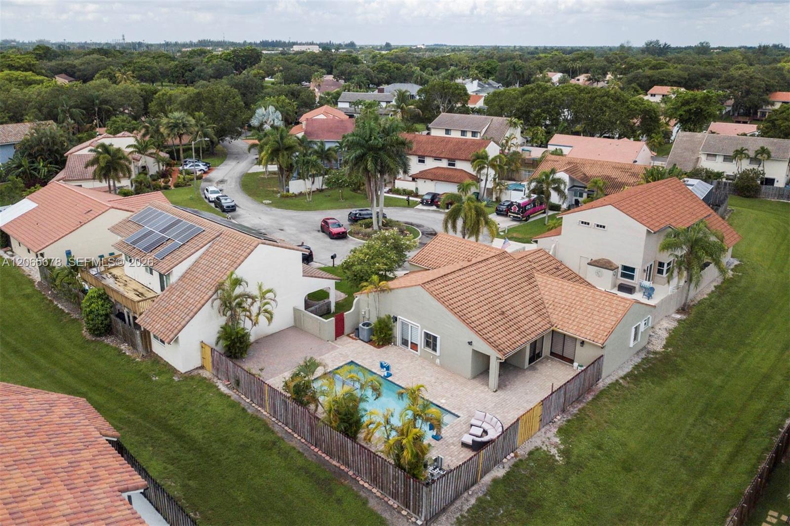 2905 Albatross Dr
