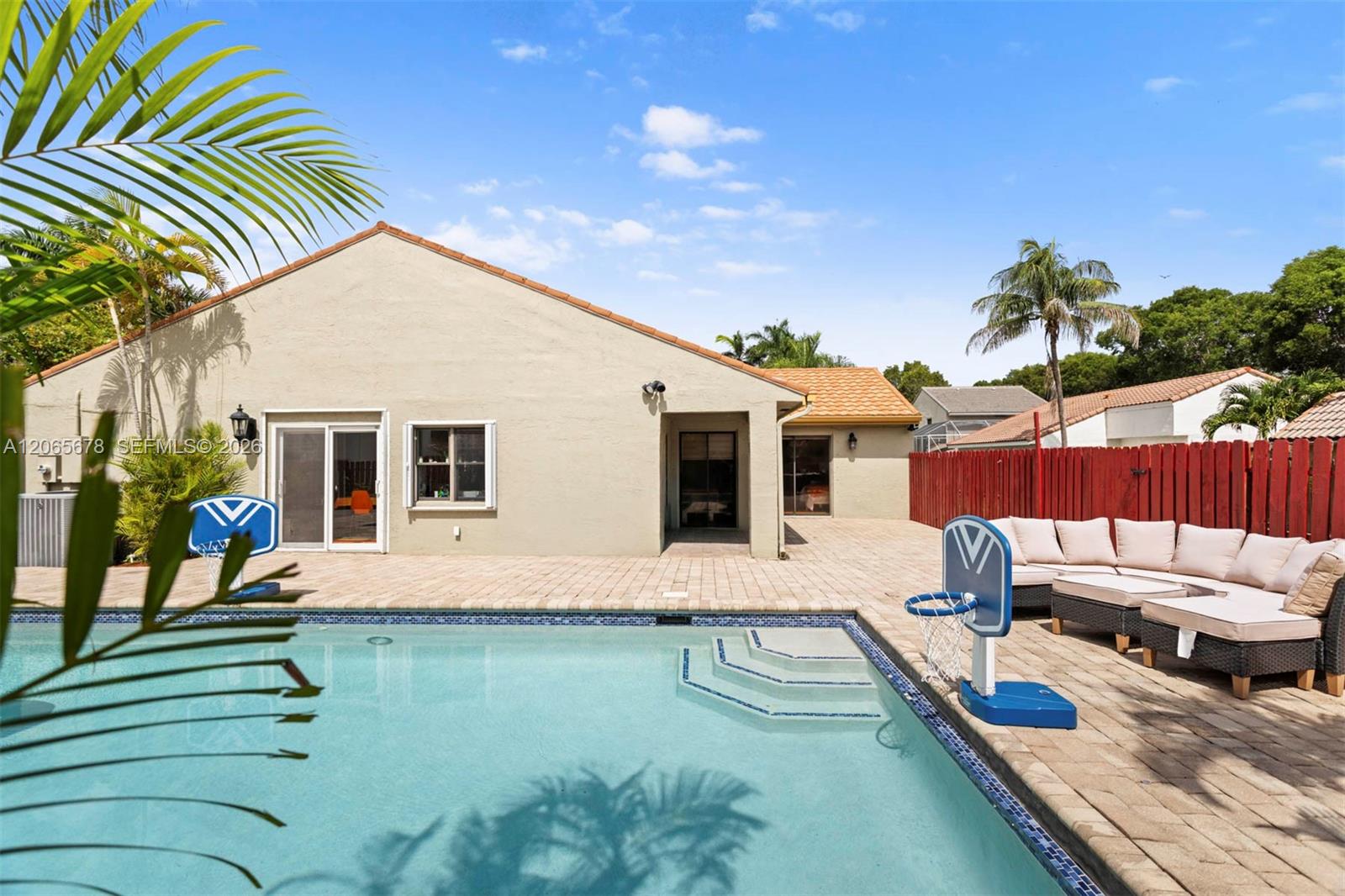 2905 Albatross Dr