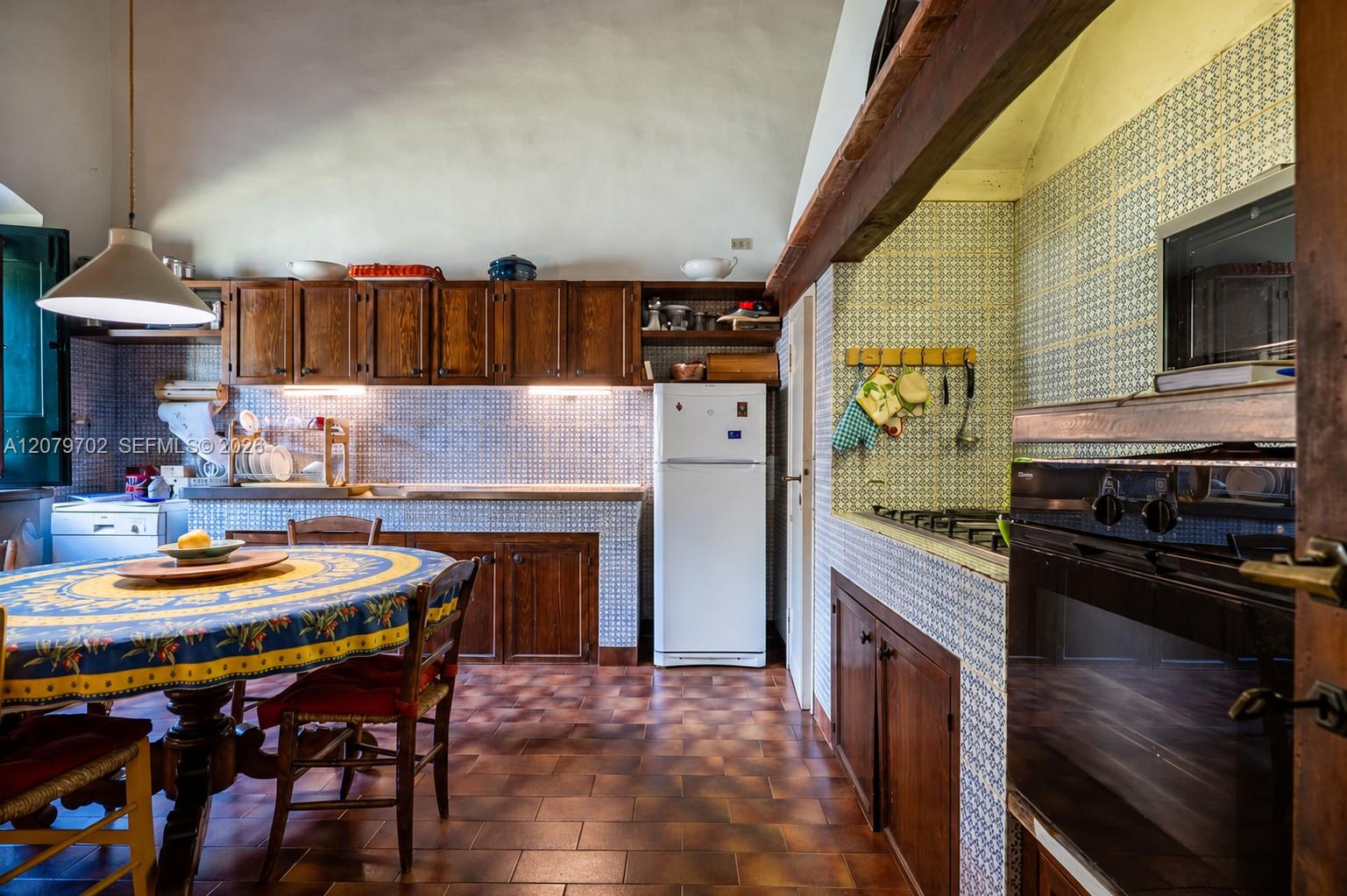 Luxurt Villa for Sale in Tuscany Max Mlekus Italy
