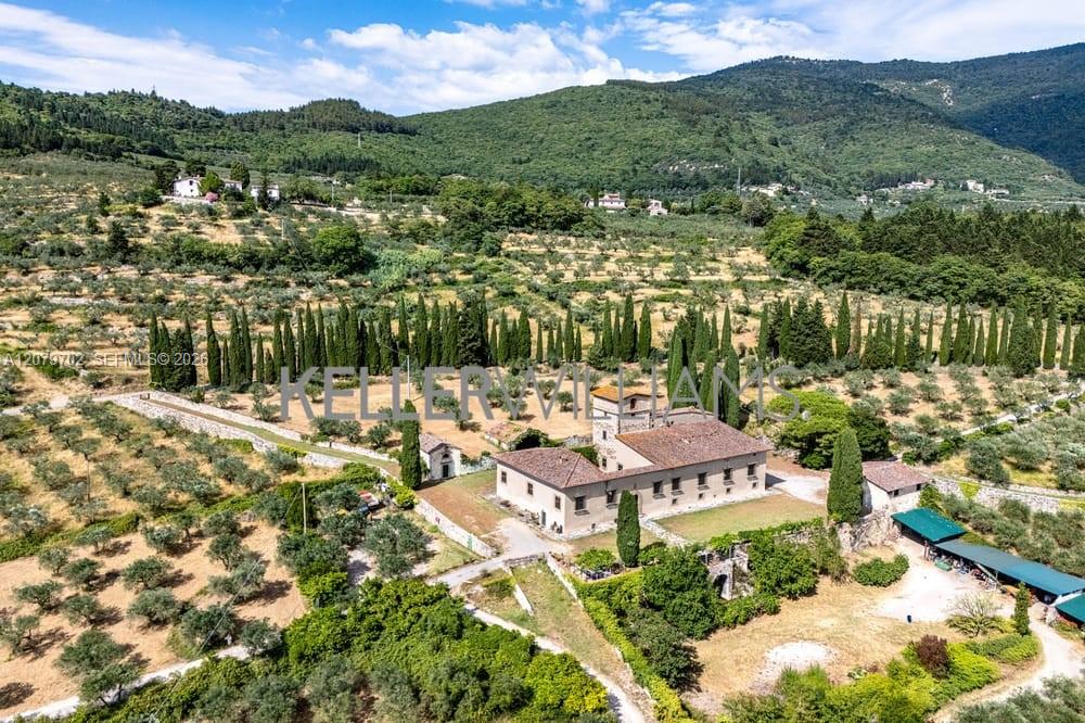 Luxurt Villa for Sale in Tuscany Max Mlekus Italy