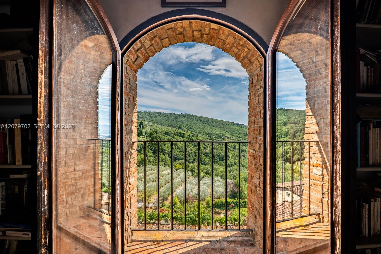 Luxurt Villa for Sale in Tuscany Max Mlekus Italy