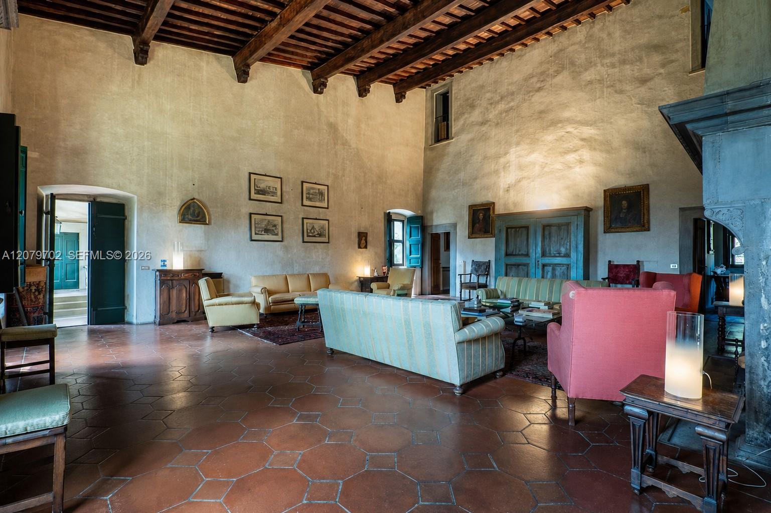 Luxurt Villa for Sale in Tuscany Max Mlekus Italy