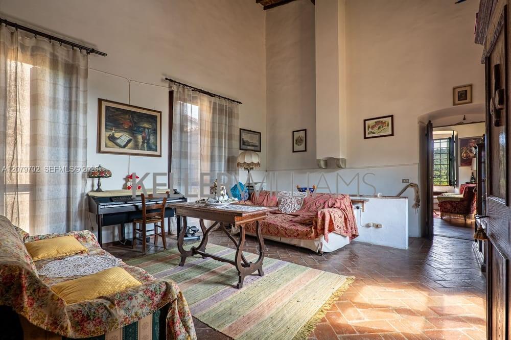 Luxurt Villa for Sale in Tuscany Max Mlekus Italy