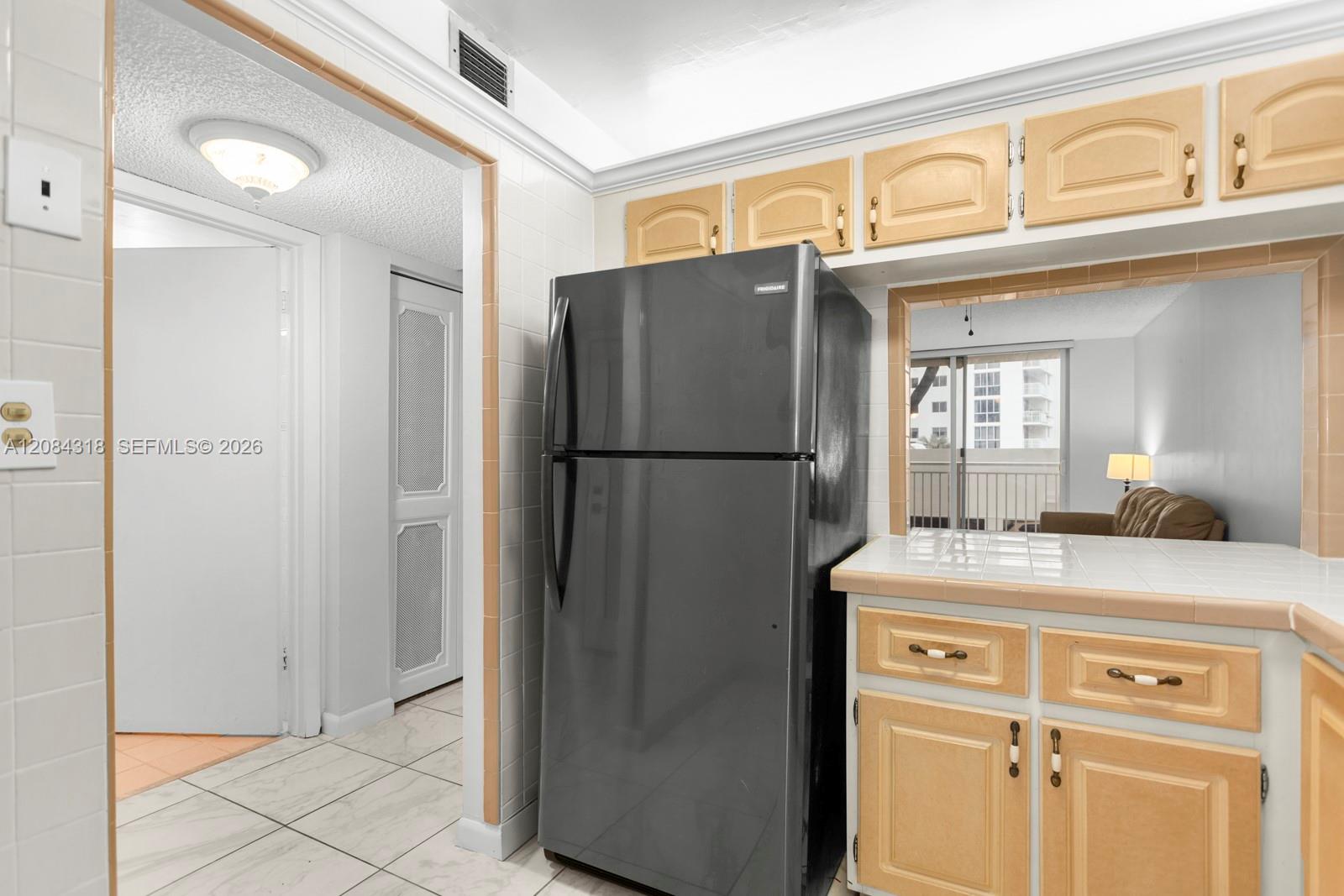 1666 West Ave # 211