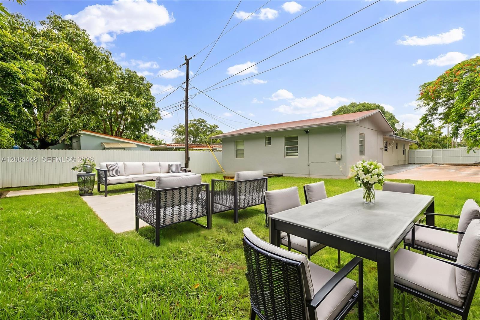 3240 SW 69th Ave