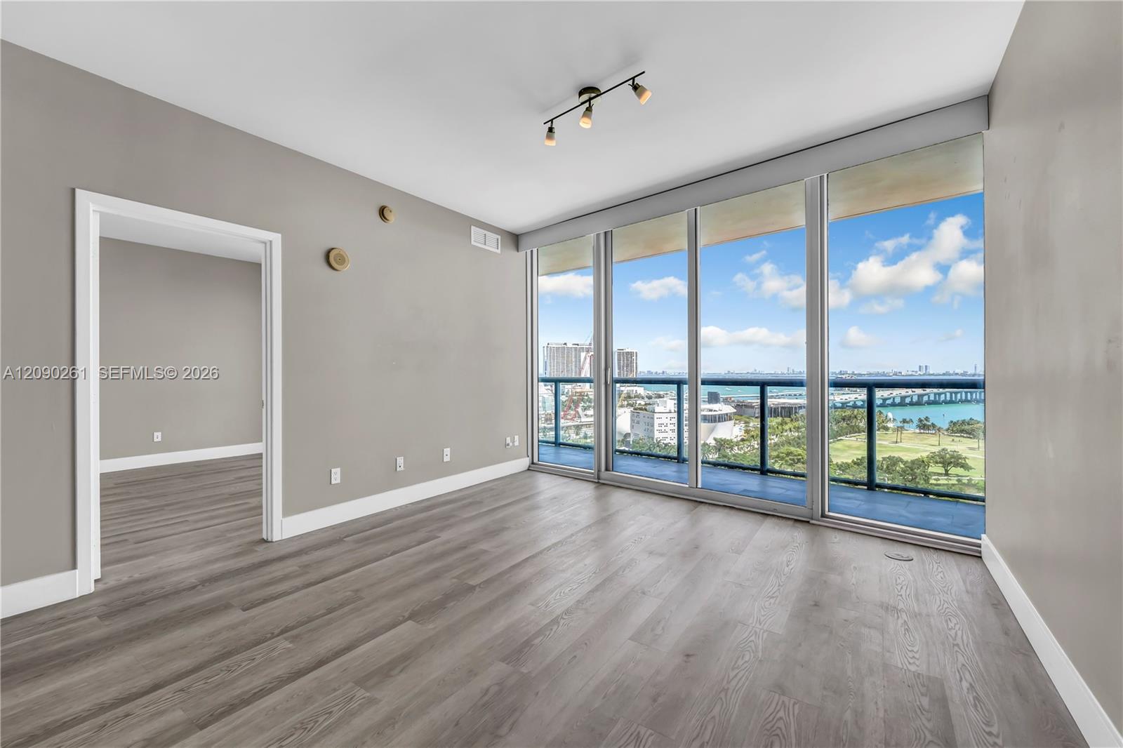 888 Biscayne Blvd # 1710
