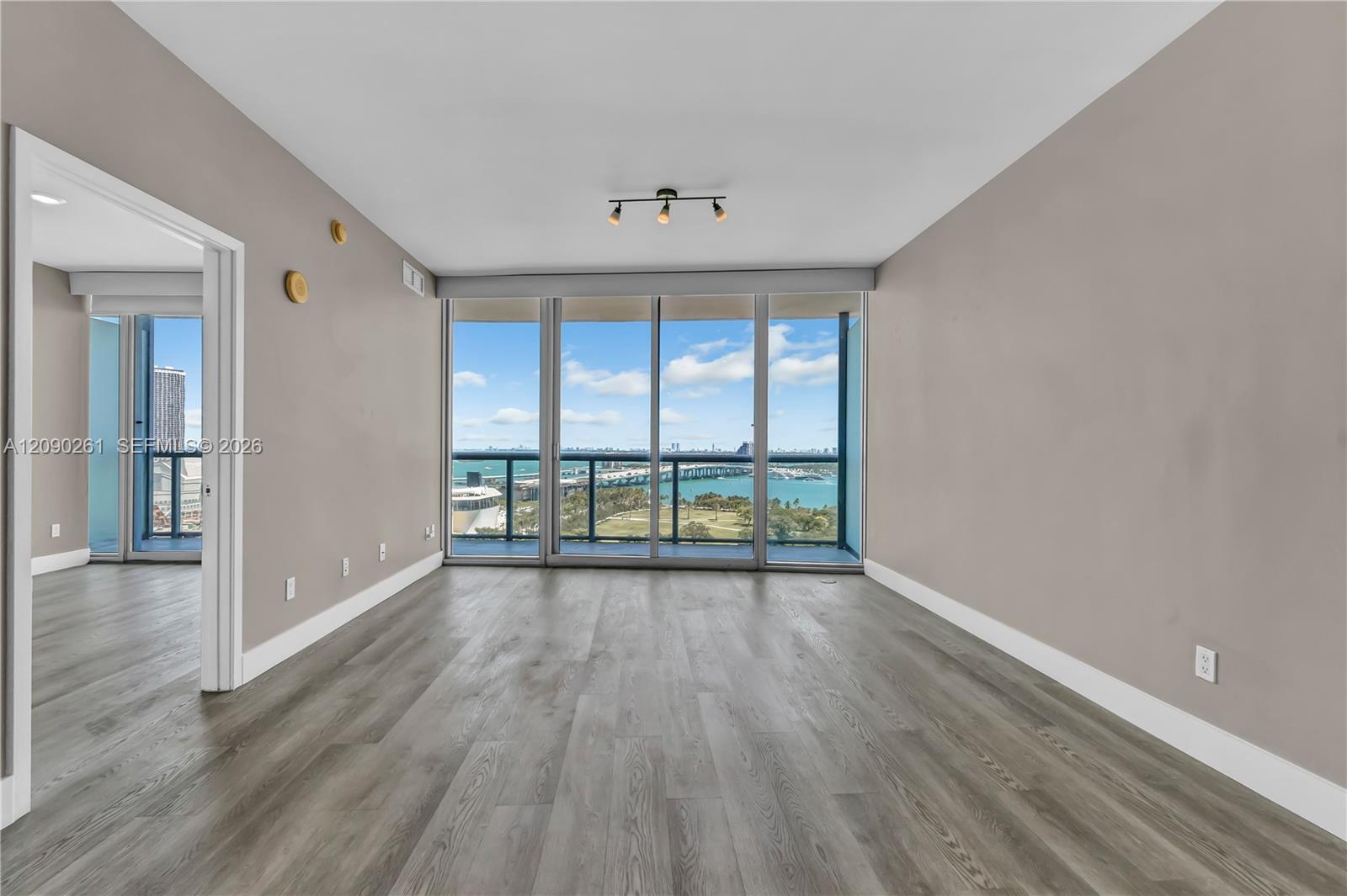 888 Biscayne Blvd # 1710