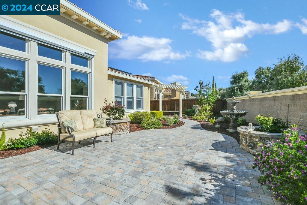 1691 Gamay Ln
