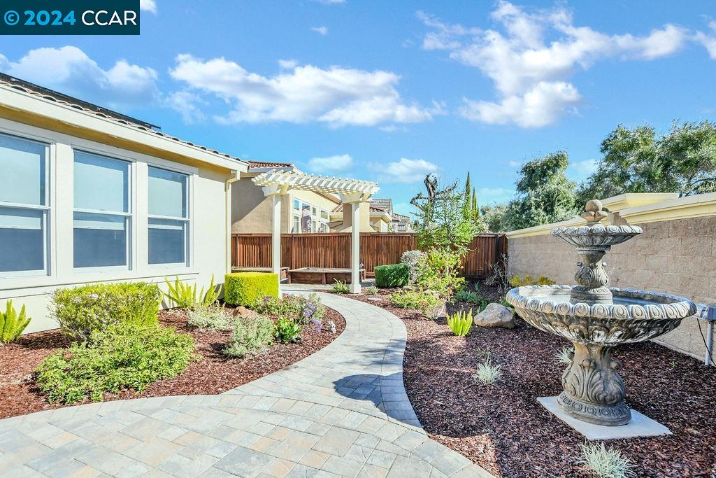 1691 Gamay Ln