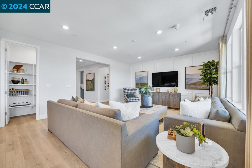 3009 Mosaic Way
