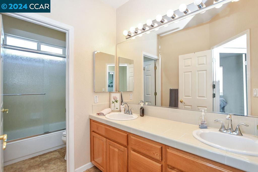 601 Campania Ct