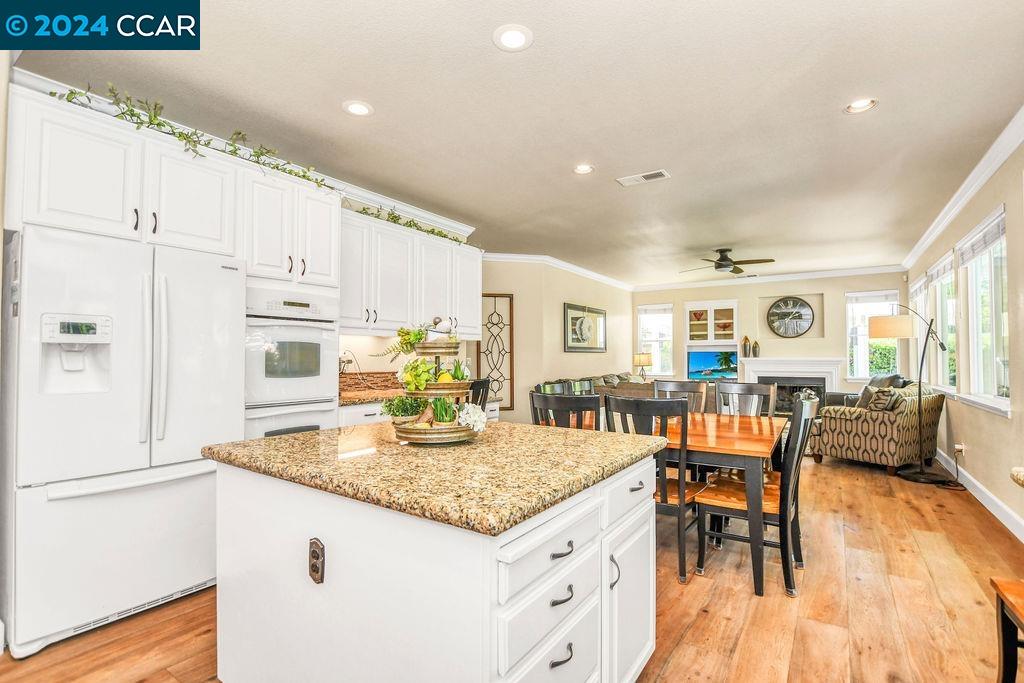 601 Campania Ct