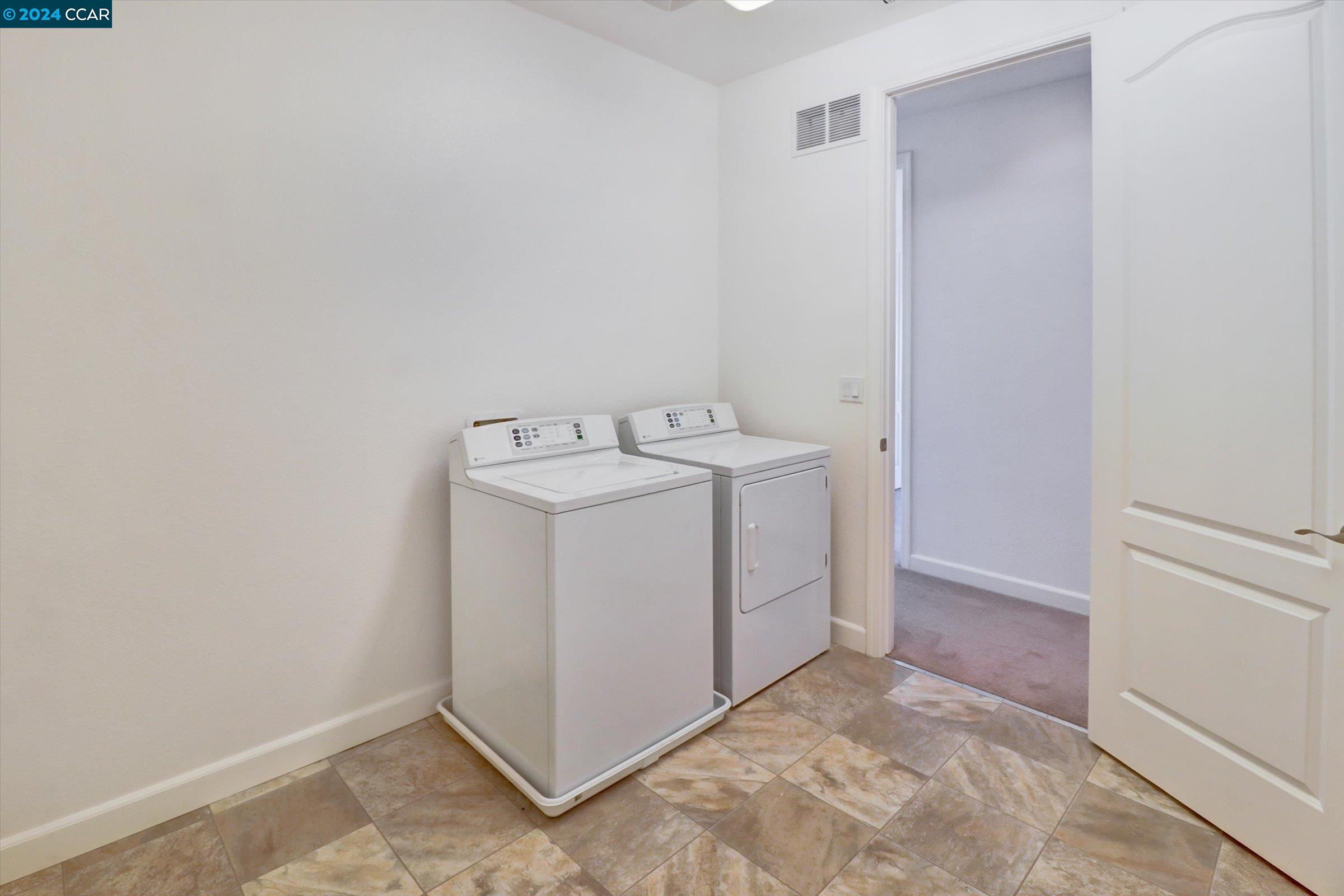 1418 Ridgefield Court
