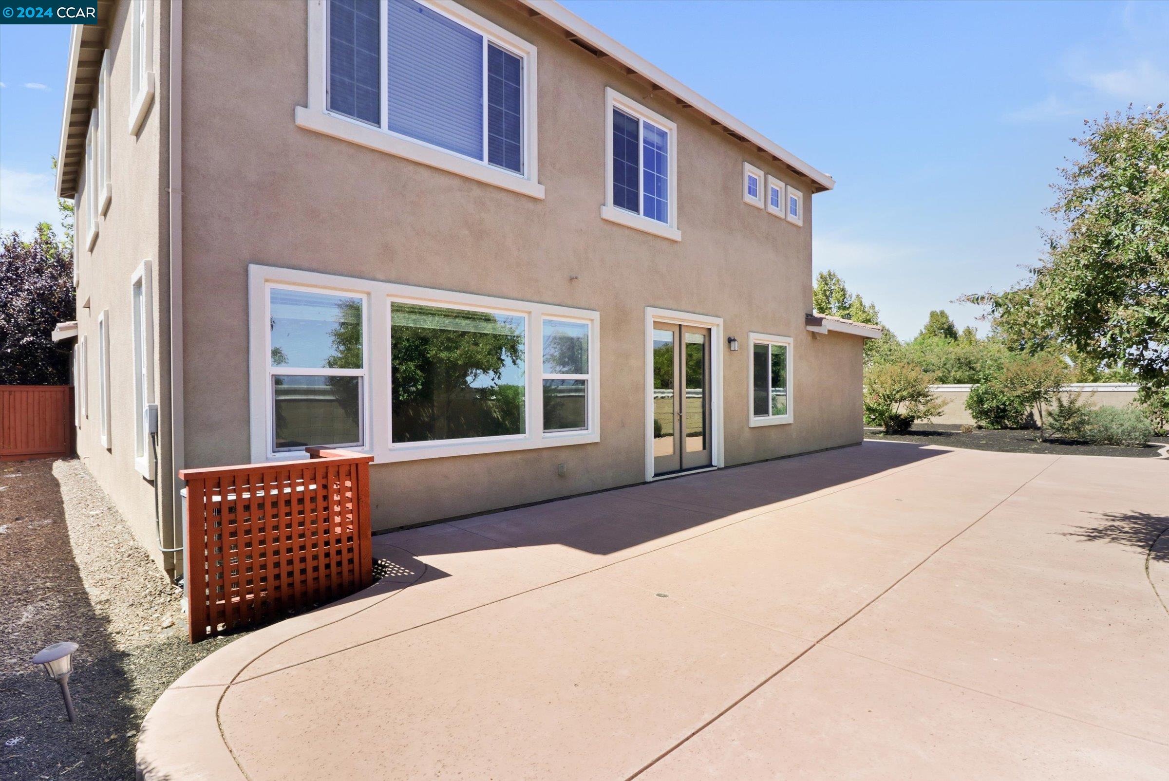 1418 Ridgefield Court