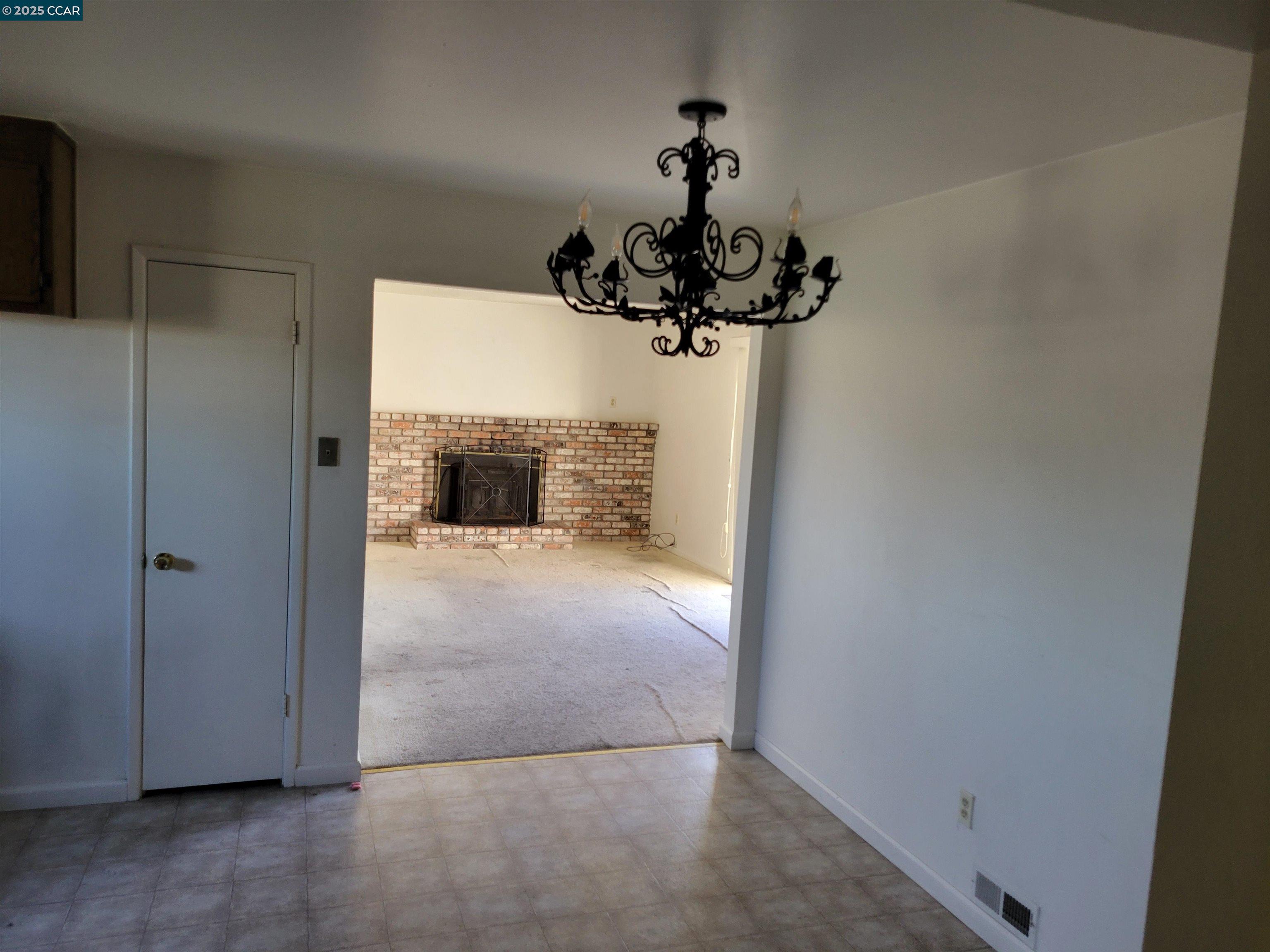 373 Atherton Ave