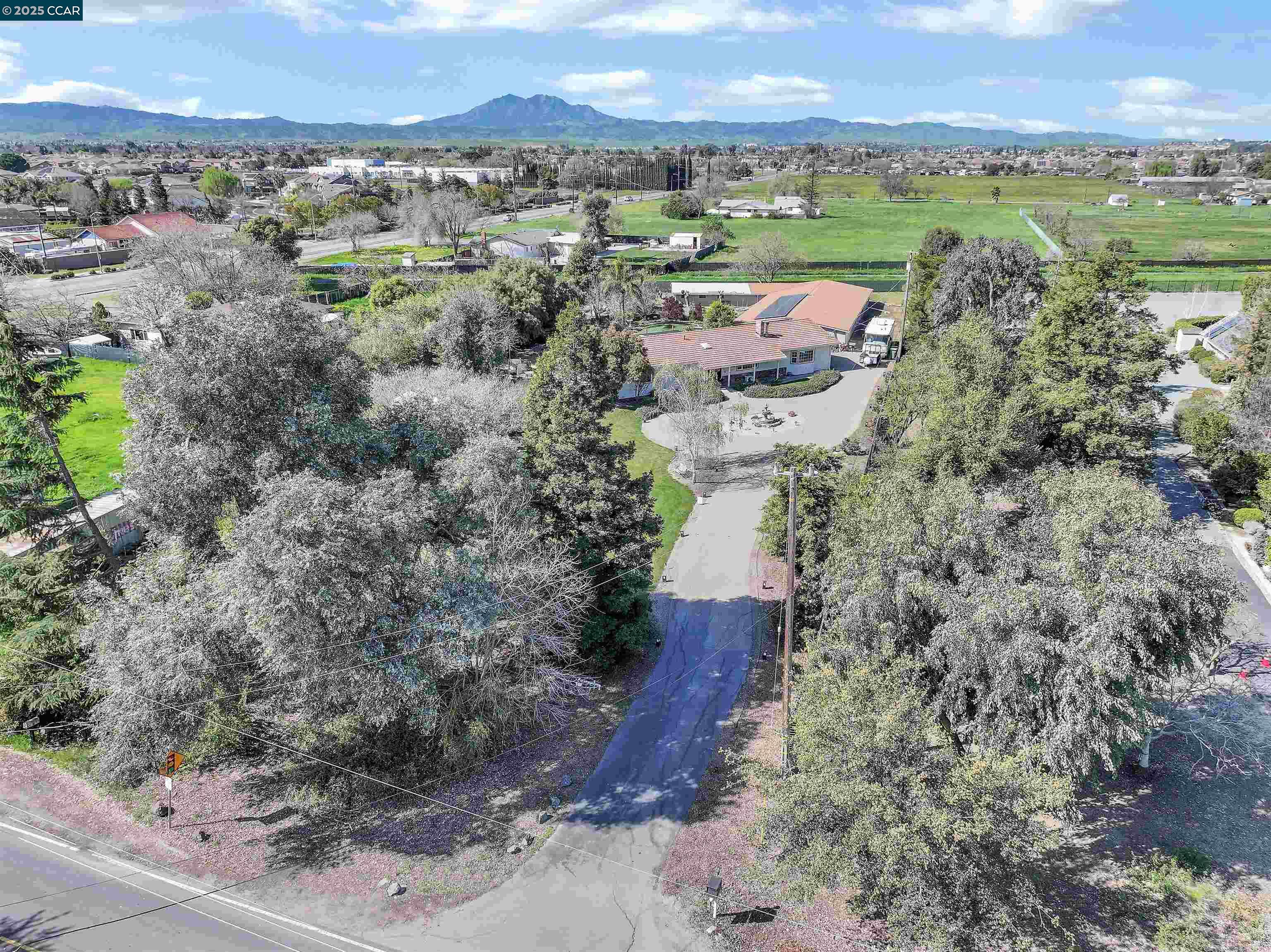 2571 Anderson Ln