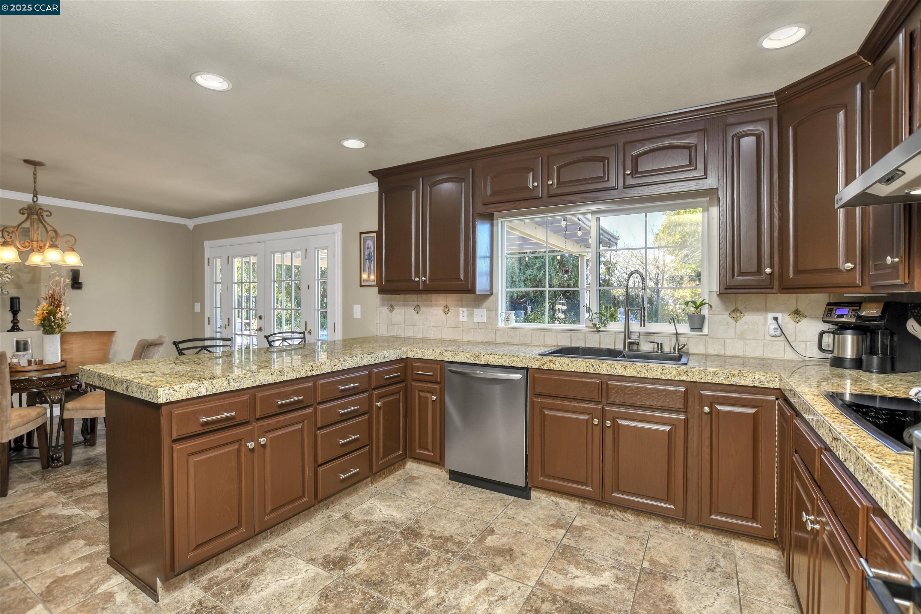 2571 Anderson Ln