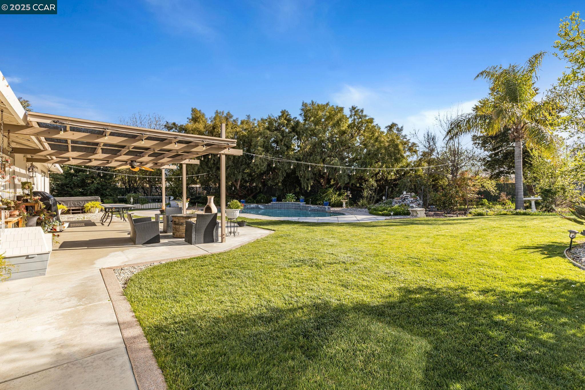 2571 Anderson Ln