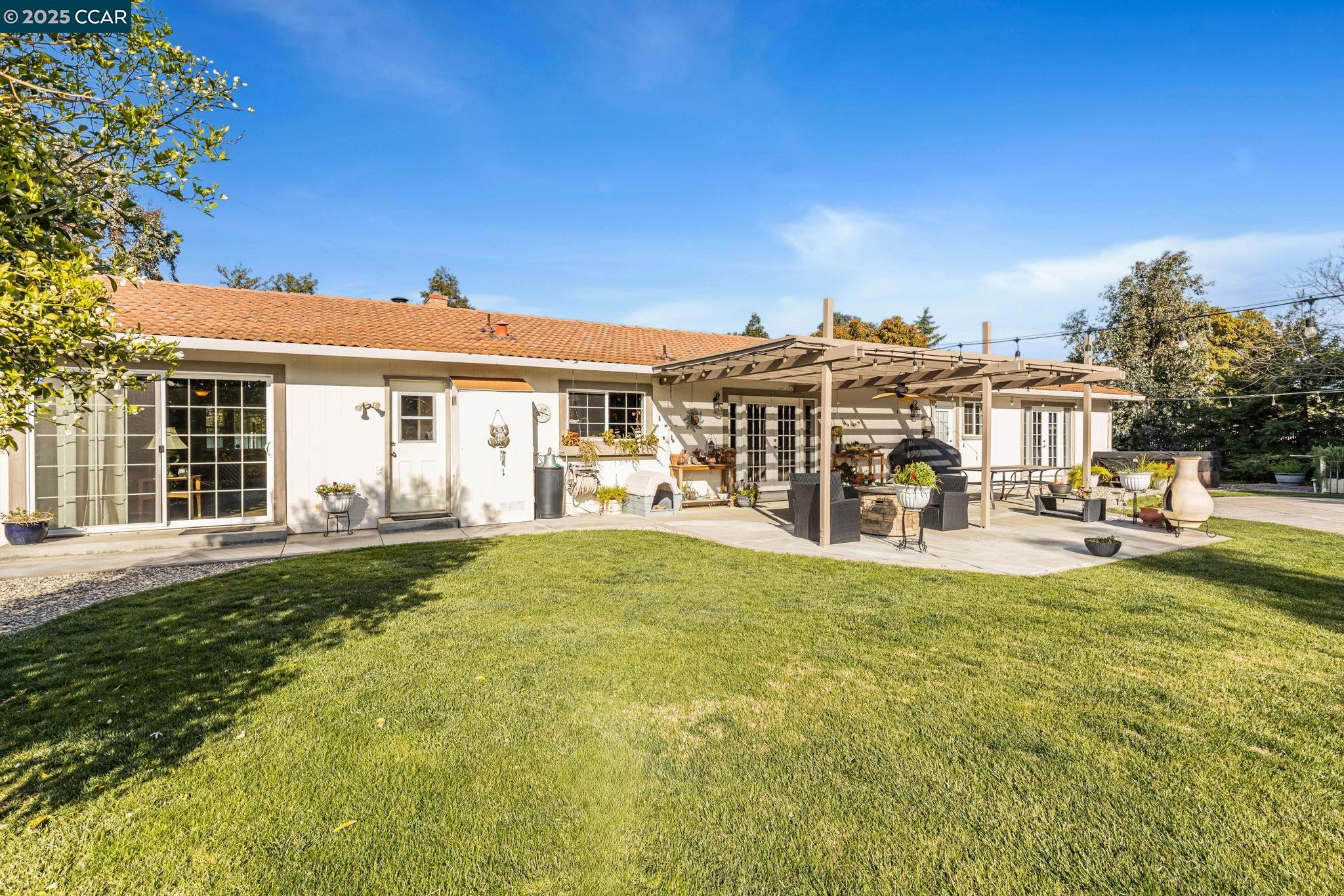 2571 Anderson Ln