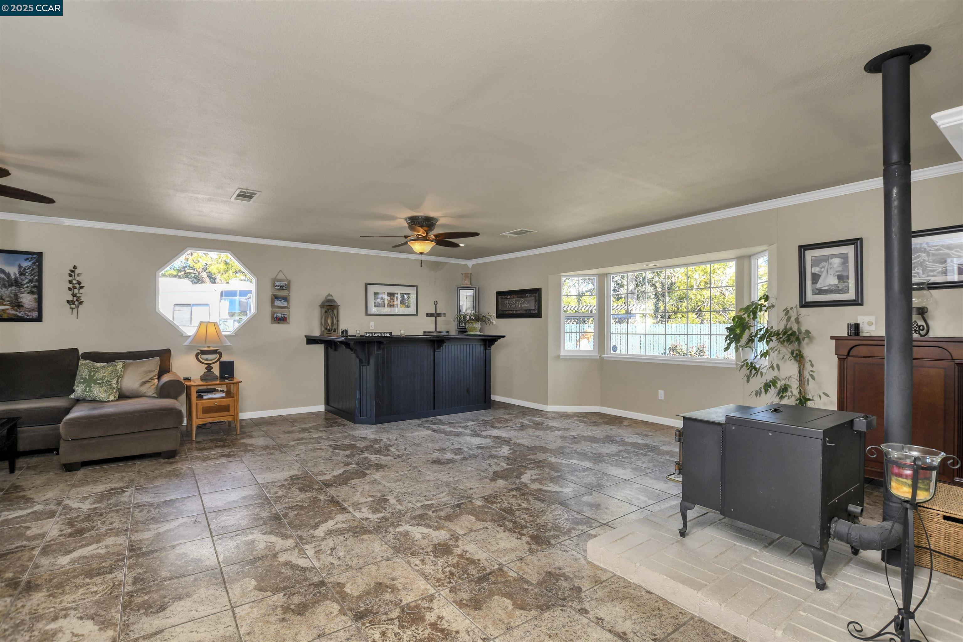 2571 Anderson Ln