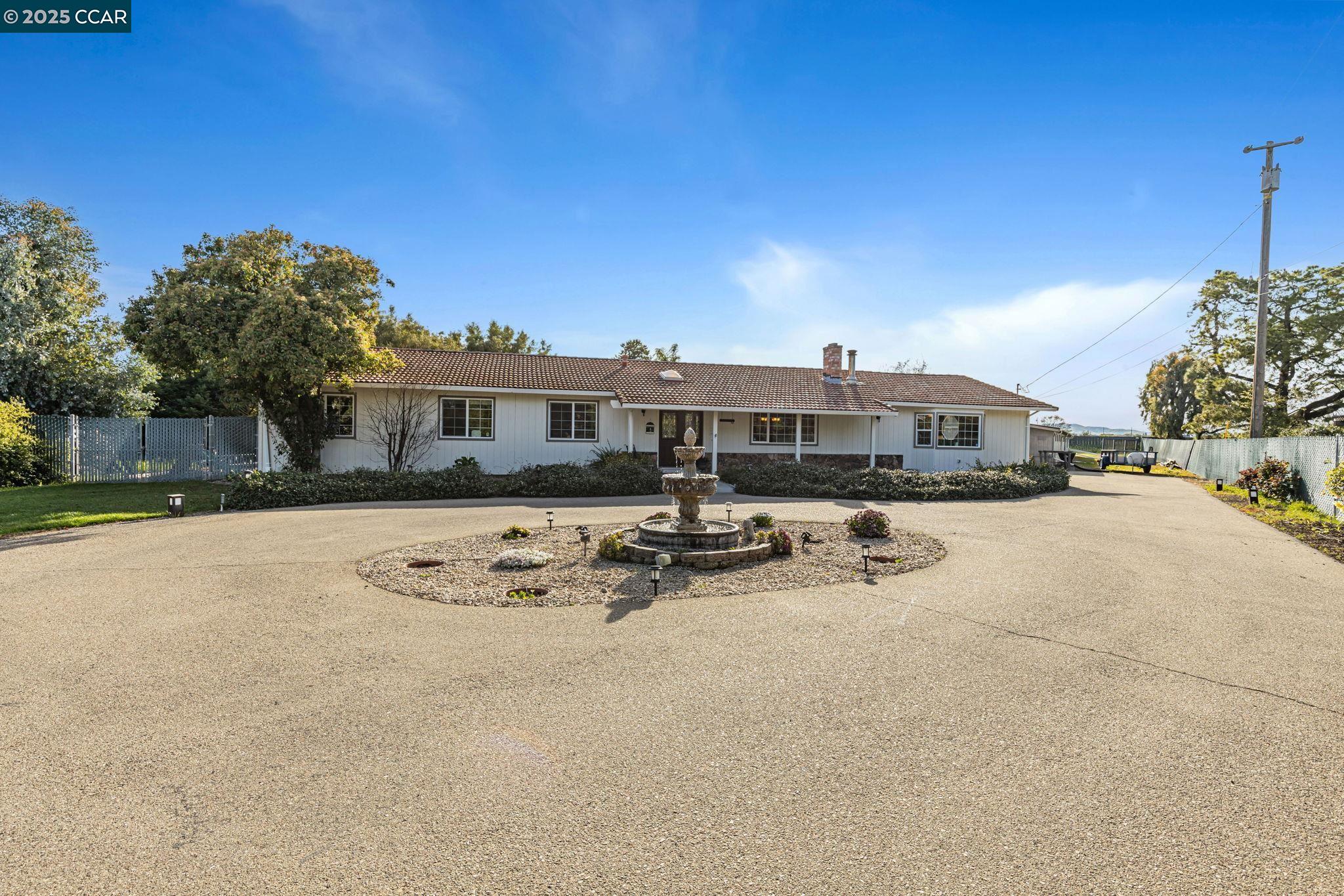 2571 Anderson Ln