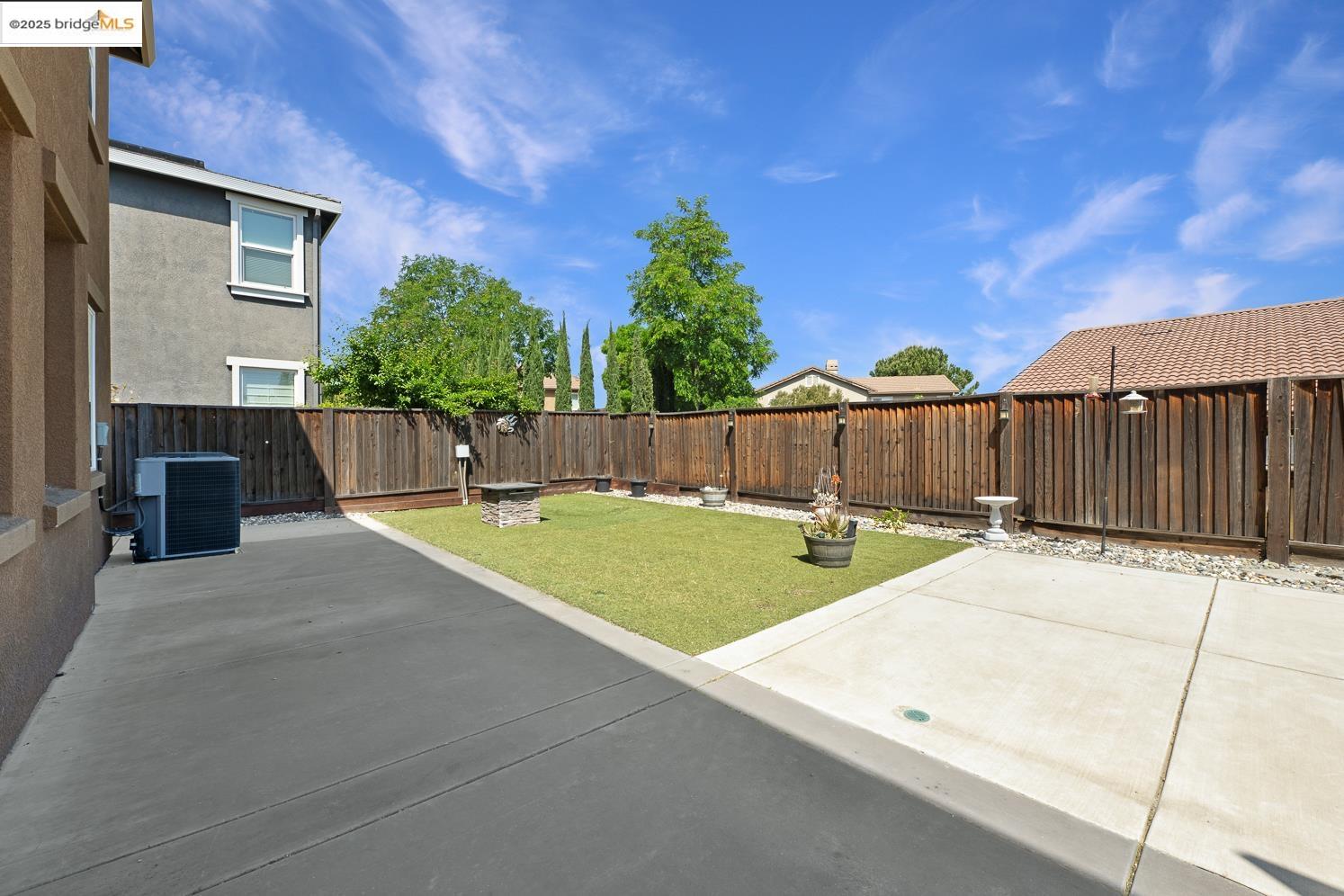 1604 Coventry Dr