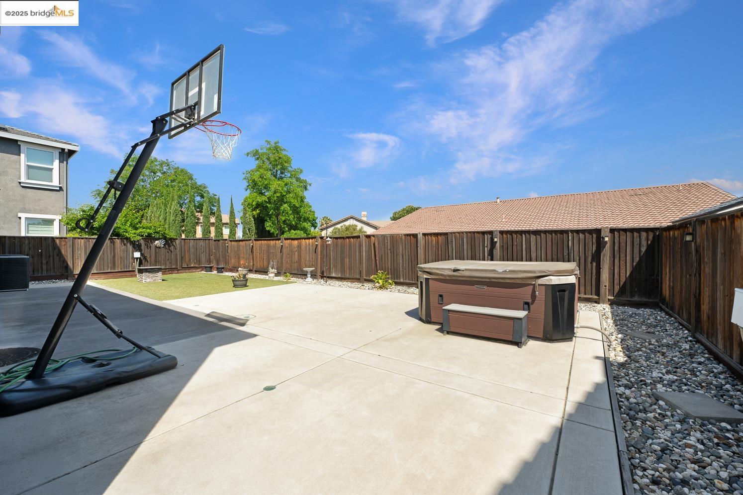 1604 Coventry Dr