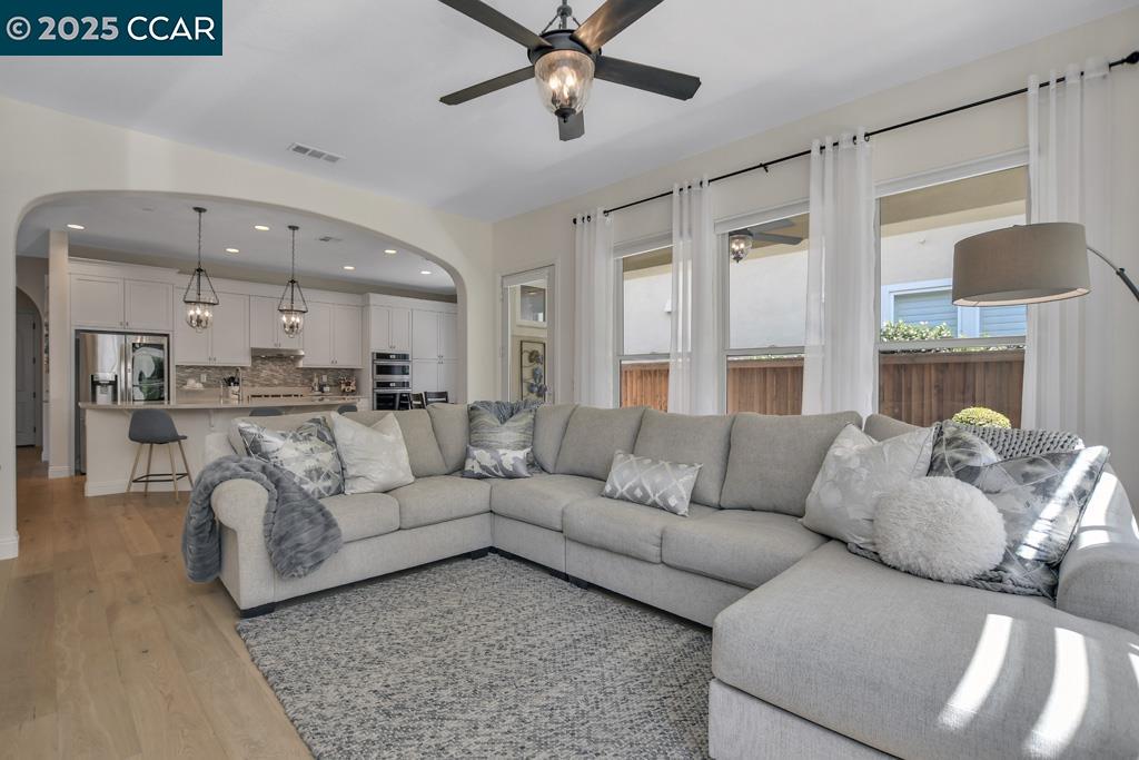 1746 Veneto Ln