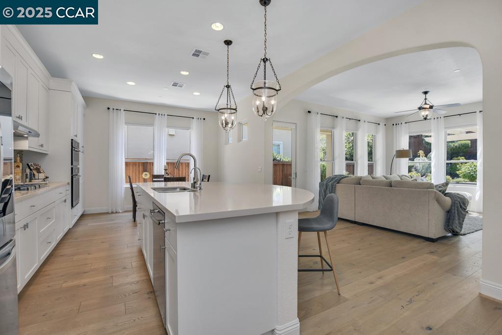 1746 Veneto Ln