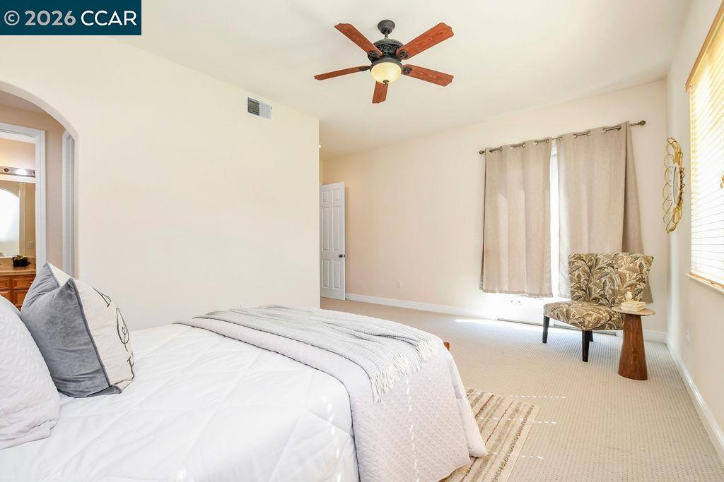 1077 Laguna Creek Ln