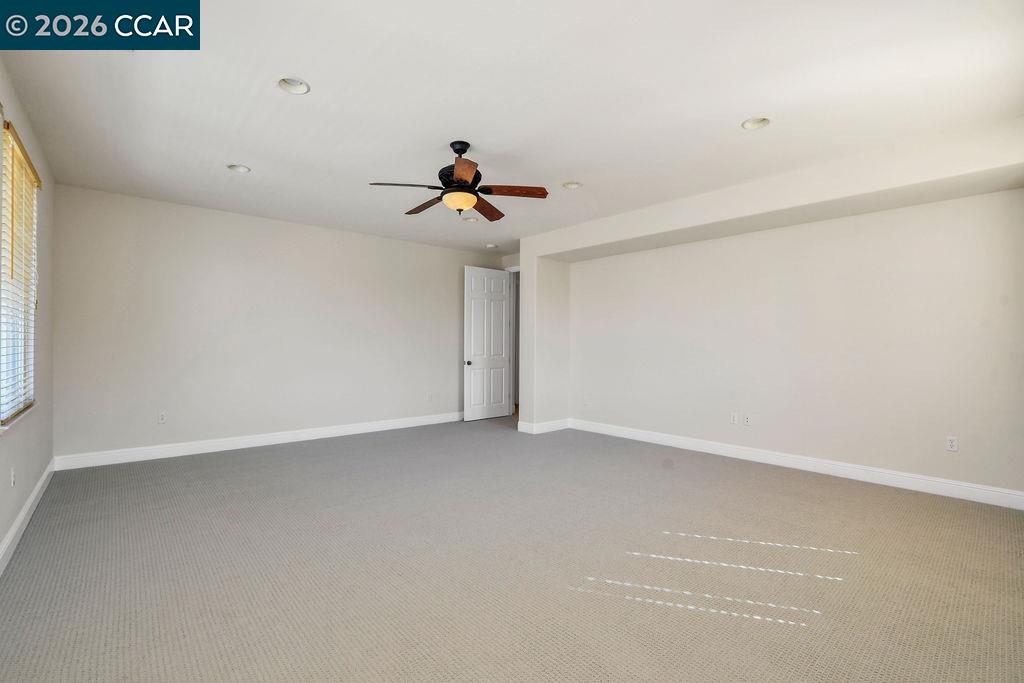1077 Laguna Creek Ln