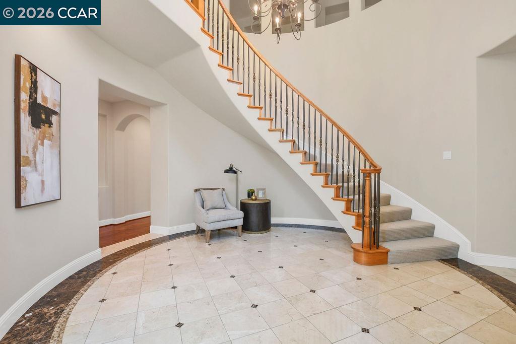1077 Laguna Creek Ln