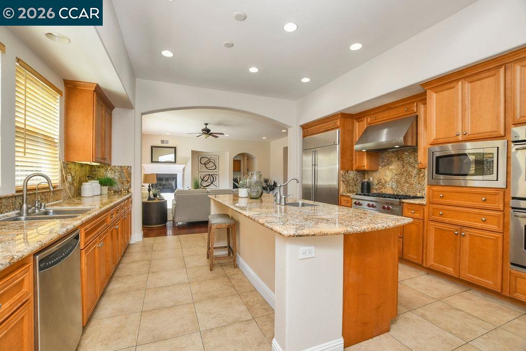1077 Laguna Creek Ln