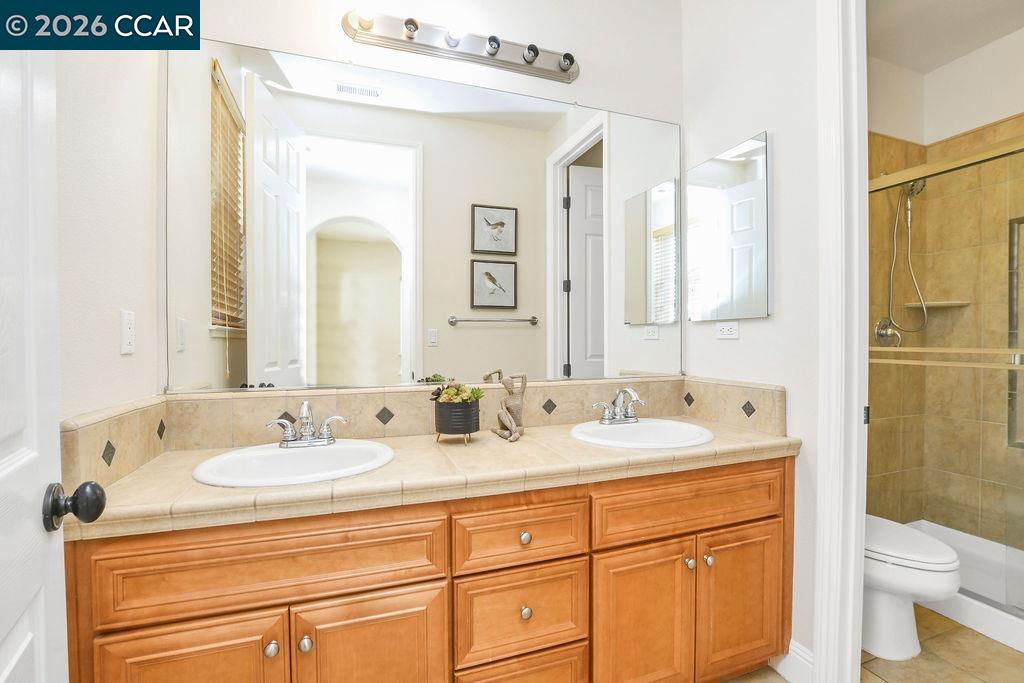 1077 Laguna Creek Ln