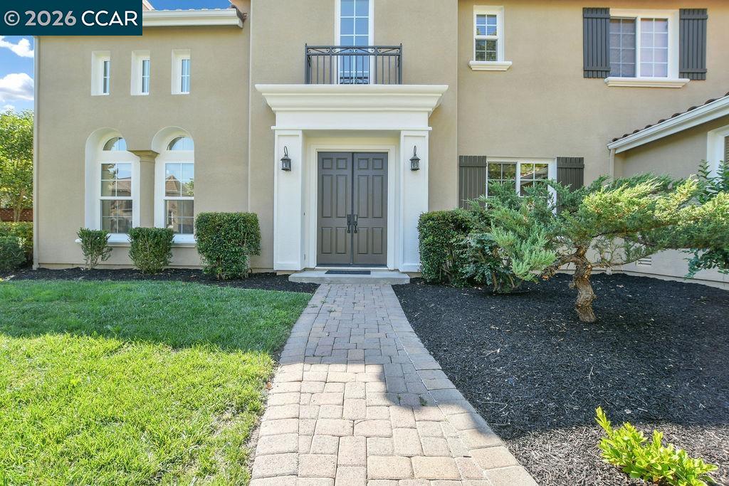 1077 Laguna Creek Ln