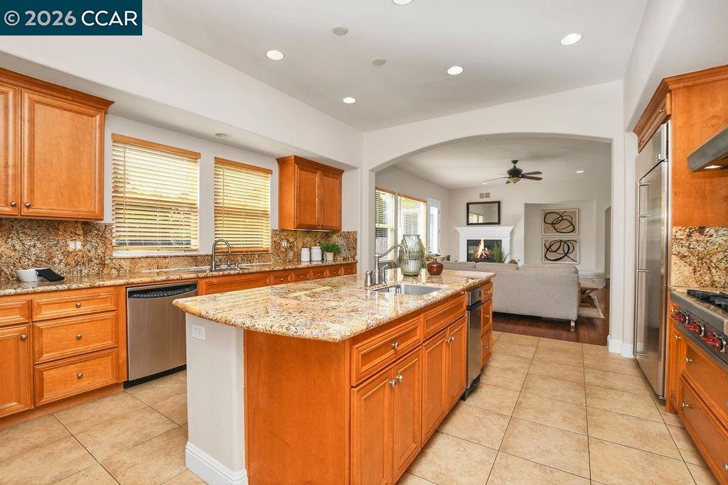 1077 Laguna Creek Ln