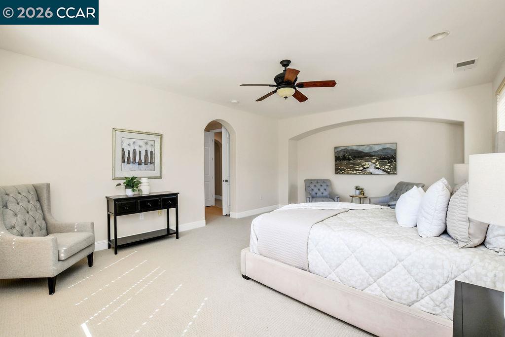 1077 Laguna Creek Ln