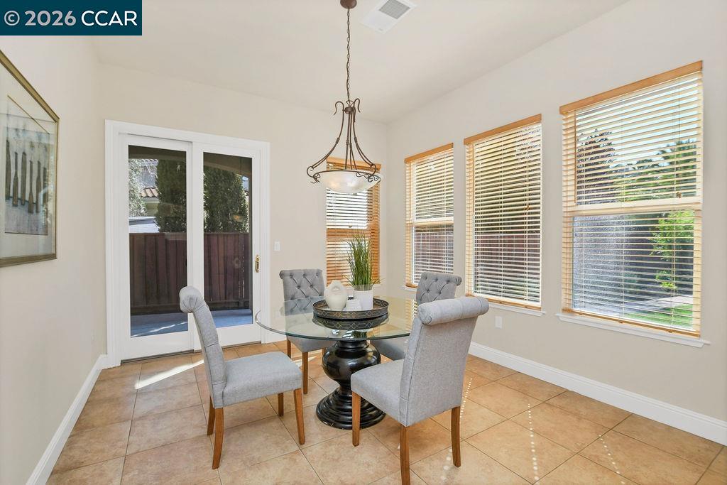1077 Laguna Creek Ln
